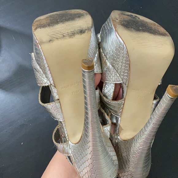 Silver Crocodile Embossed Leather Platform Sandals - Picture 10 of 13